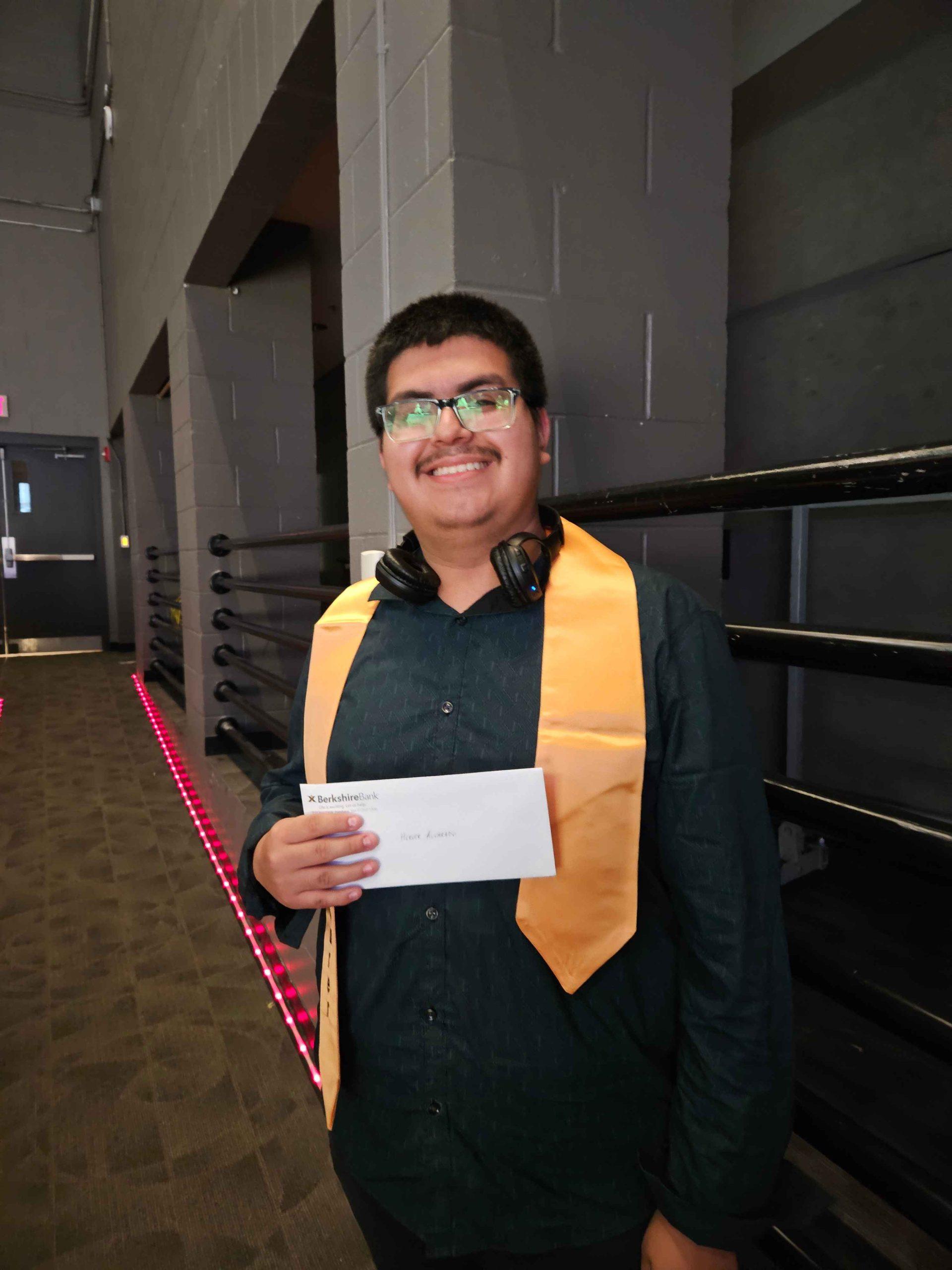 Herver Alvarado, CHS 2024 $4k Scholar